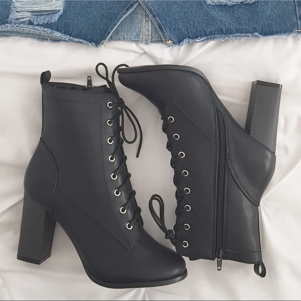 ❗️Last Pair sz 10❗️Black Leather Heel Booties - Picture 6 of 6